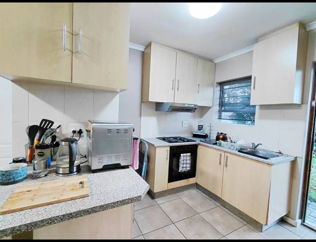 2 BEDROOM TOWNHOUSE TO LET IN BRIDGEMEADE